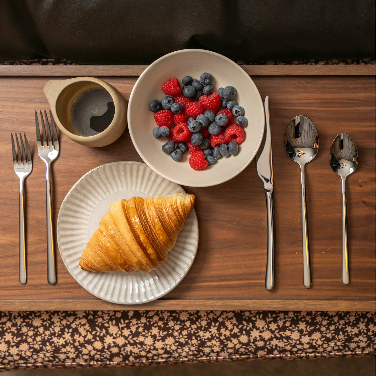 Emilia Mirror 20-Piece Flatware Set